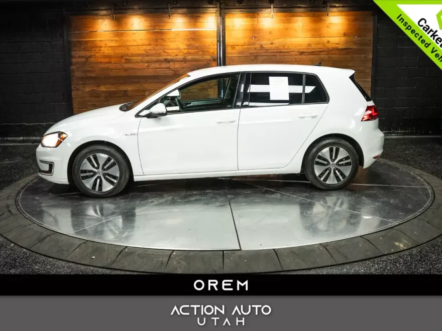 2016 Volkswagen e-Golf SE photo 1
