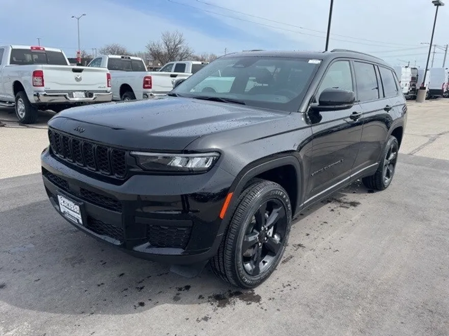 2025 Jeep Grand Cherokee Altitude X photo 3