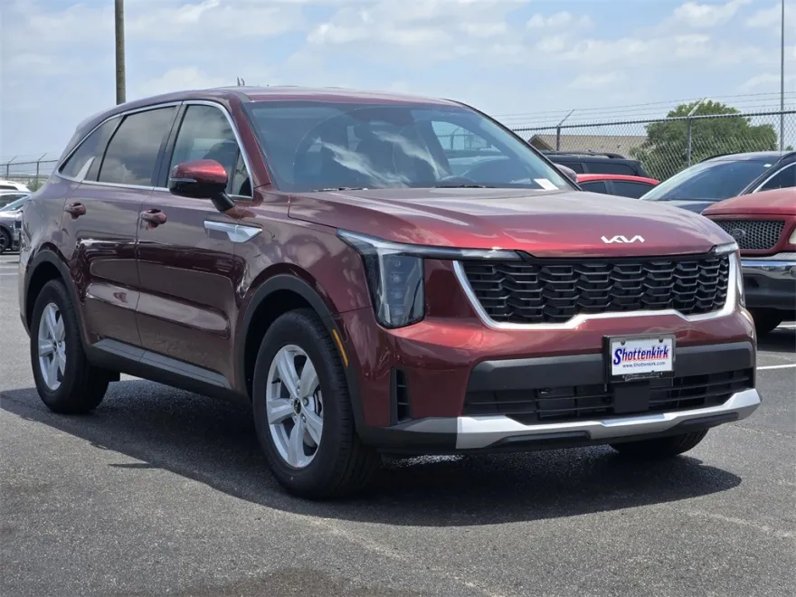 2025 Kia Sorento LX photo 1