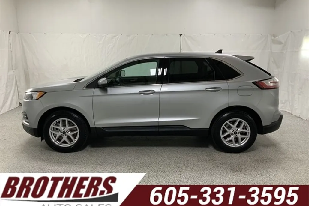 2024 Ford Edge SEL photo 1