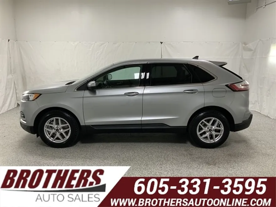 2024 Ford Edge SEL photo 1