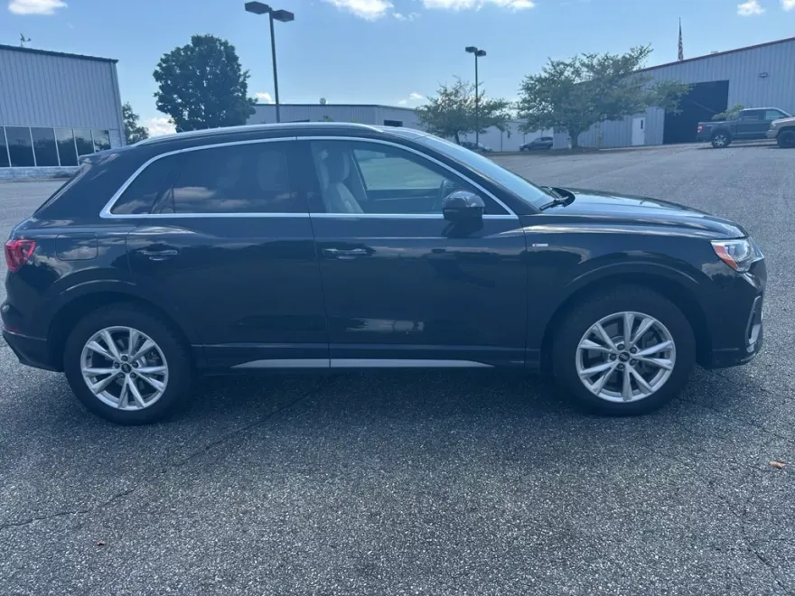 2021 Audi Q3 S line Premium 45 TFSI photo 1