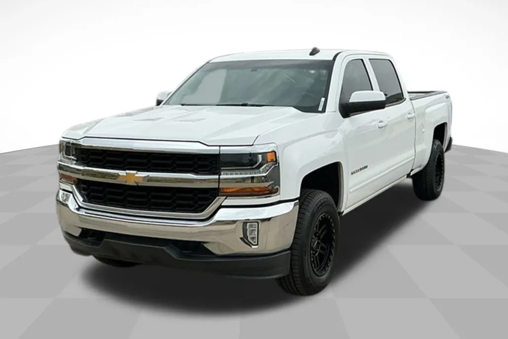 2018 Chevrolet Silverado 1500 LT photo 1