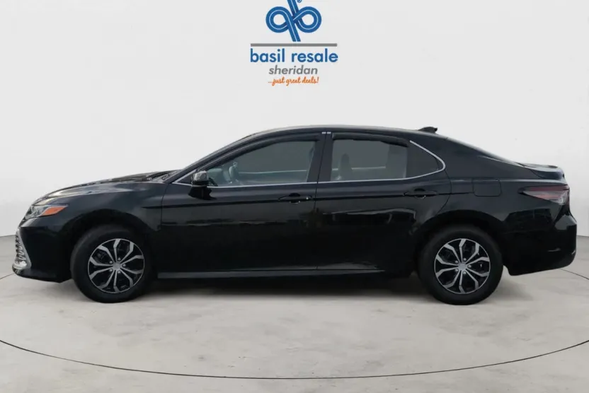 2022 Toyota Camry Hybrid LE SE photo 1