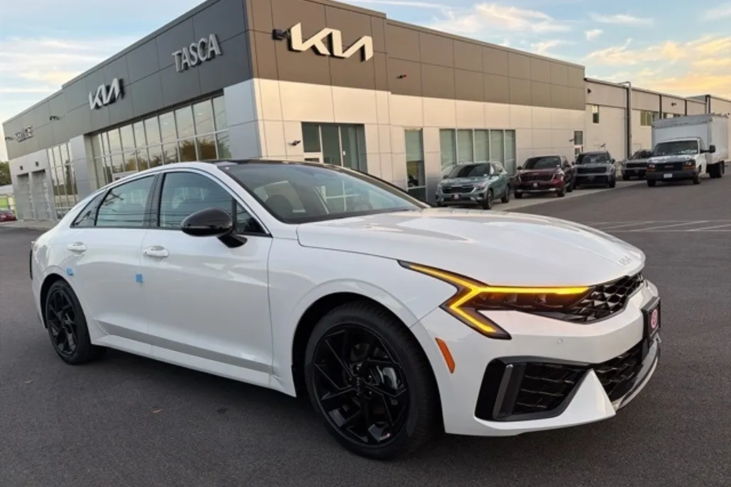 2026 Kia K5 GT-Line photo 1