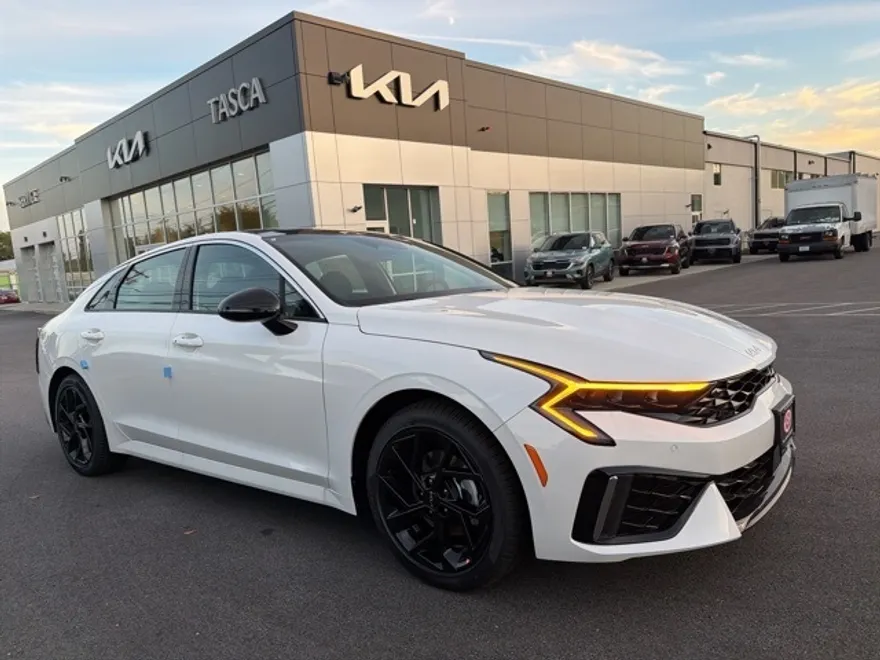 2026 Kia K5 GT-Line photo 1