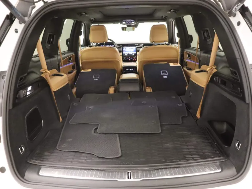 2023 Jeep Grand Cherokee L Summit Reserve photo 1