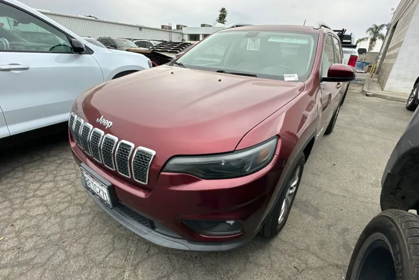 2019 Jeep Cherokee Latitude photo 1