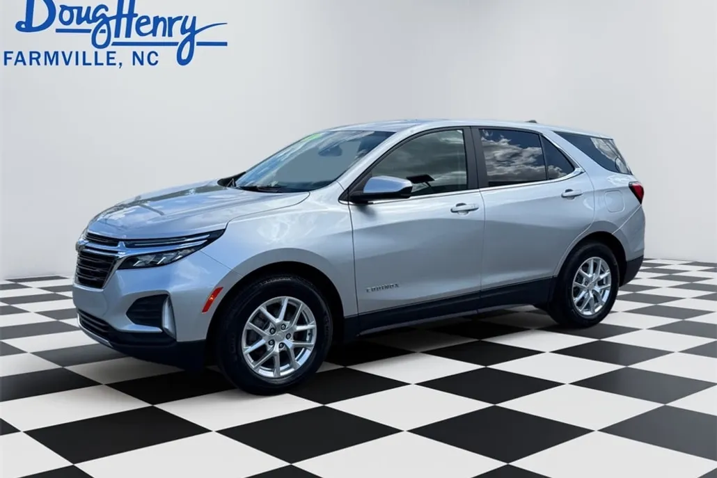 2022 Chevrolet Equinox LT photo 1