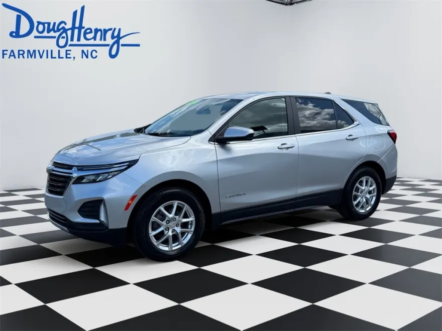 2022 Chevrolet Equinox LT photo 1