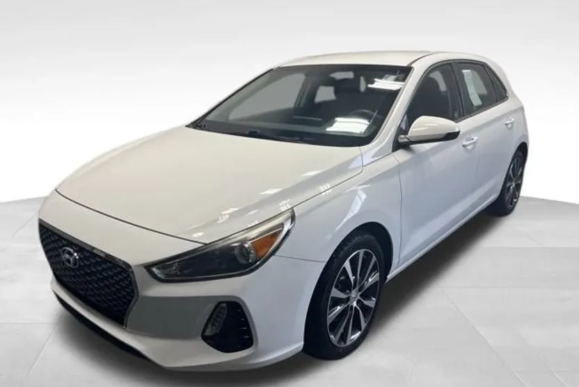 2019 Hyundai Elantra GT Base photo 1