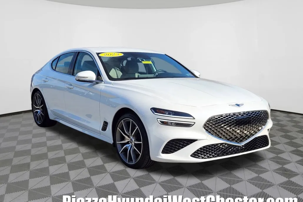2023 Genesis G70 2.0T photo 1