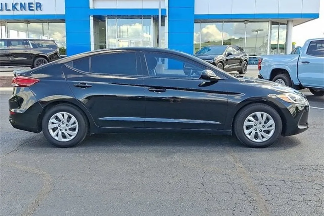 2018 Hyundai Elantra SE photo 1