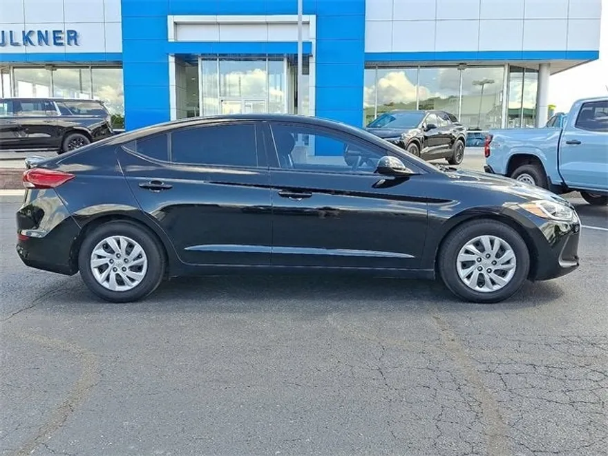 2018 Hyundai Elantra SE photo 1
