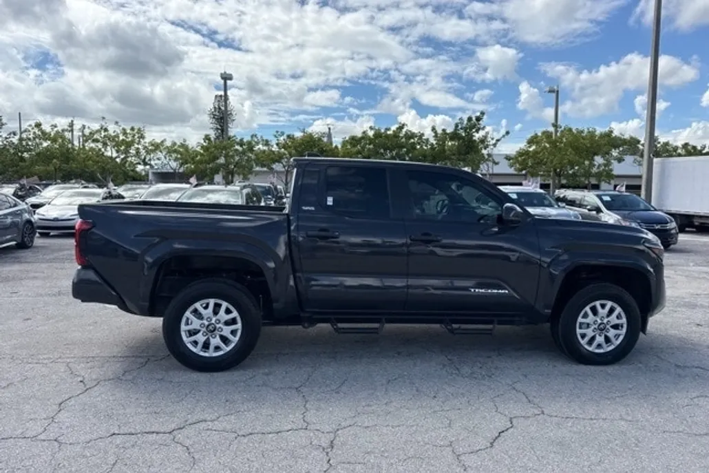2024 Toyota Tacoma SR5 photo 1
