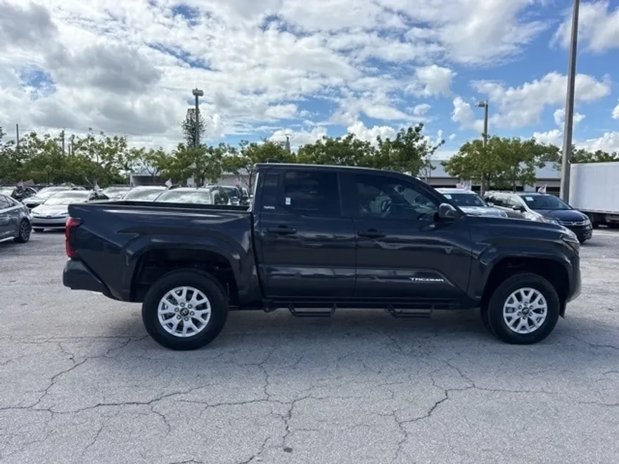 2024 Toyota Tacoma SR5 photo 1