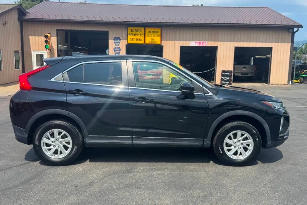 2019 Mitsubishi Eclipse Cross ES photo 1