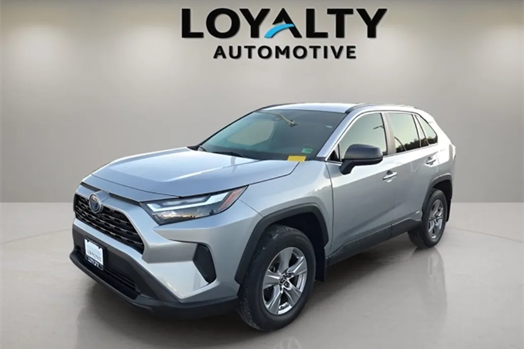 2024 Toyota RAV4 Hybrid LE photo 1