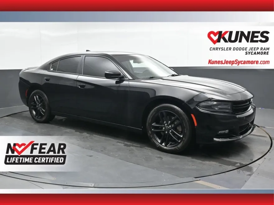 2019 Dodge Charger SXT photo 1