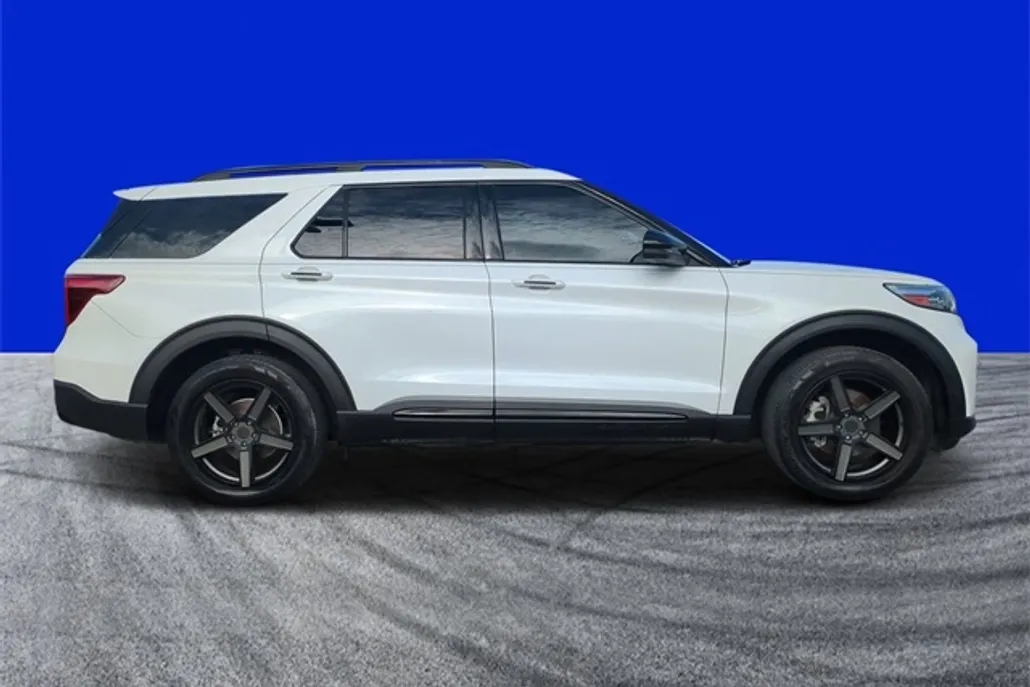 2020 Ford Explorer ST photo 1
