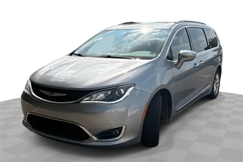 2020 Chrysler Pacifica Limited photo 1