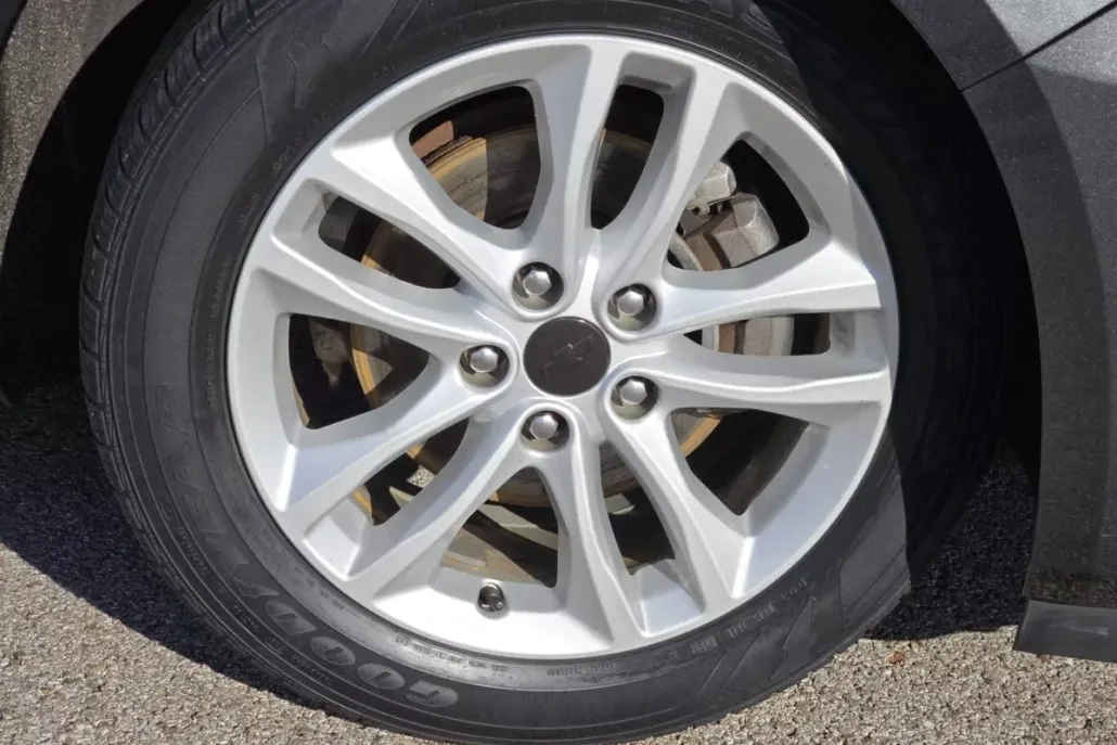 2018 Chevrolet Malibu 1LT photo 1