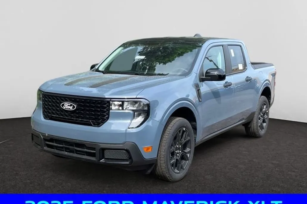 2025 Ford Maverick XLT photo 1