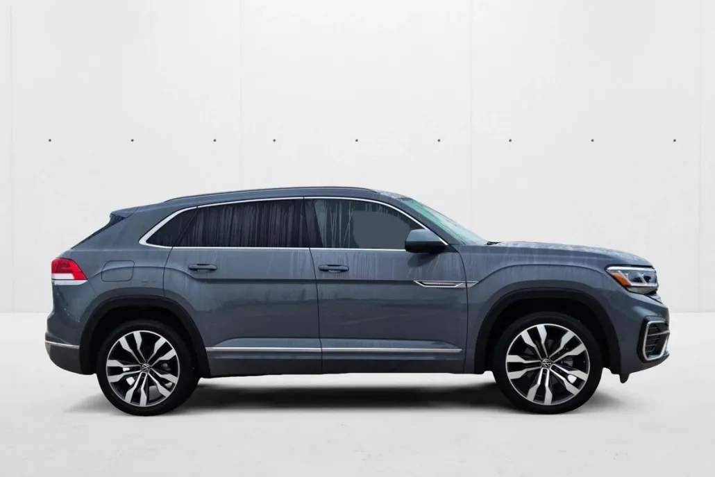 2022 Volkswagen Atlas Cross Sport V6 SEL Premium R-Line photo 1