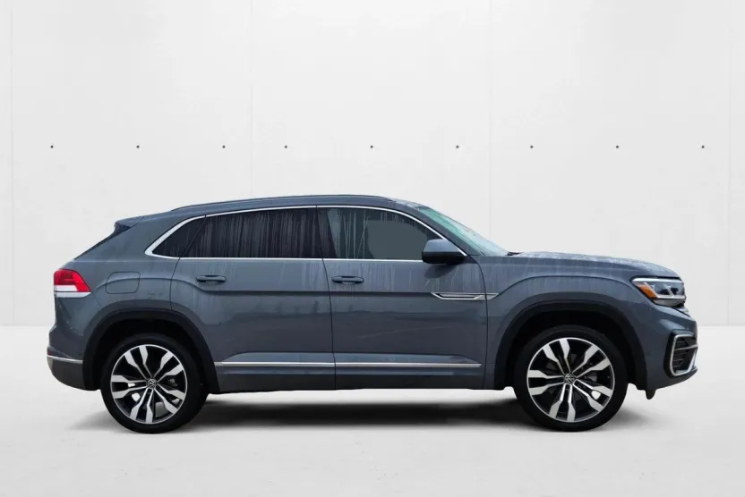 2022 Volkswagen Atlas Cross Sport V6 SEL Premium R-Line photo 1