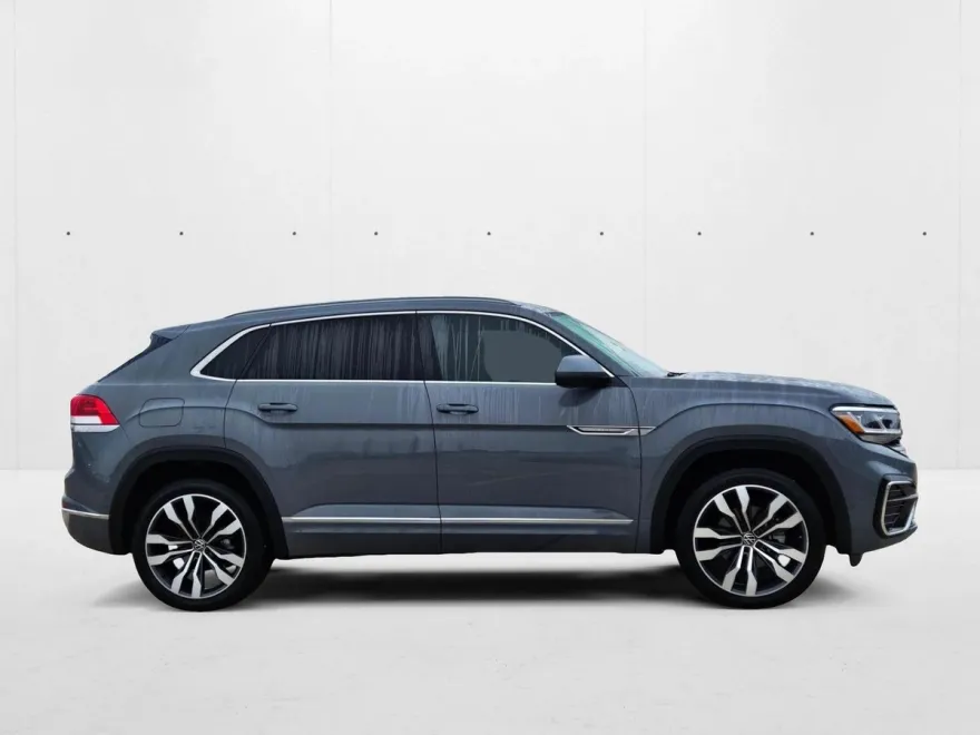 2022 Volkswagen Atlas Cross Sport V6 SEL Premium R-Line photo 1
