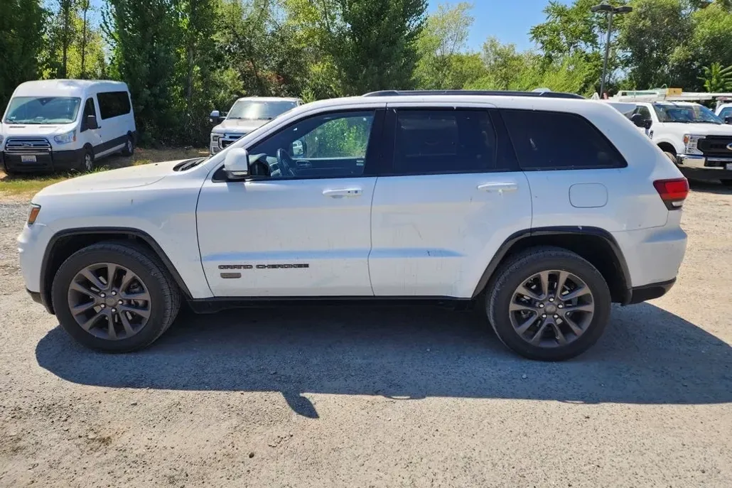 2016 Jeep Grand Cherokee Limited photo 1