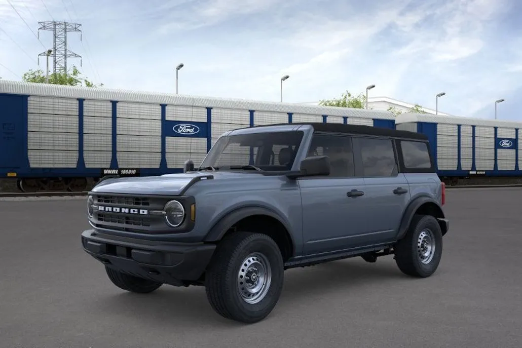 2025 Ford Bronco Base photo 1