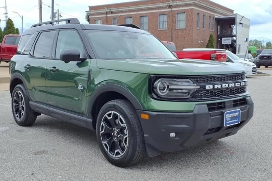 2025 Ford Bronco Sport Outer Banks photo 1