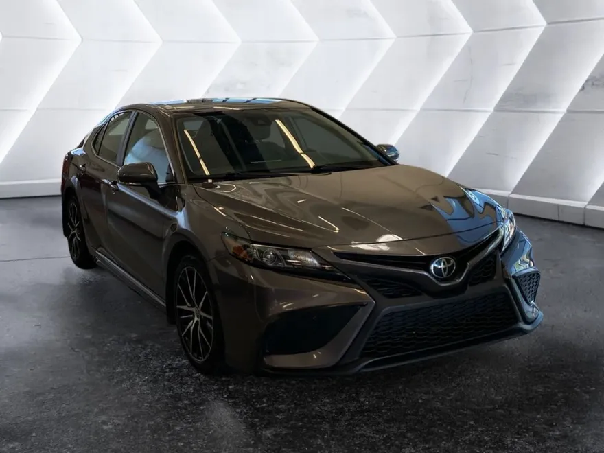 2023 Toyota Camry SE photo 1