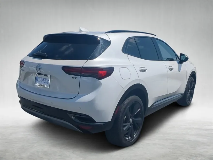 2023 Buick Envision Essence photo 1