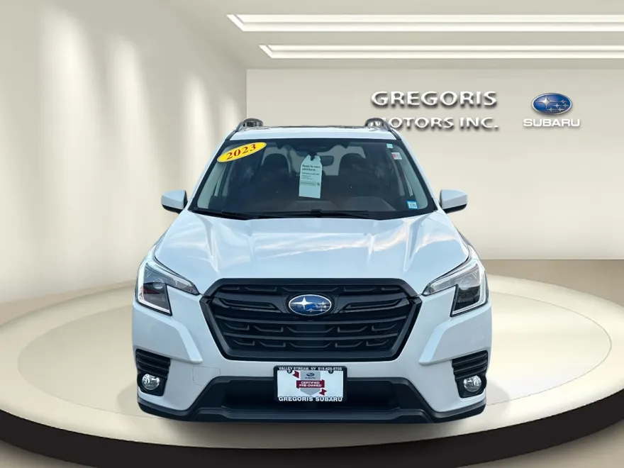 2023 Subaru Forester Premium photo 1