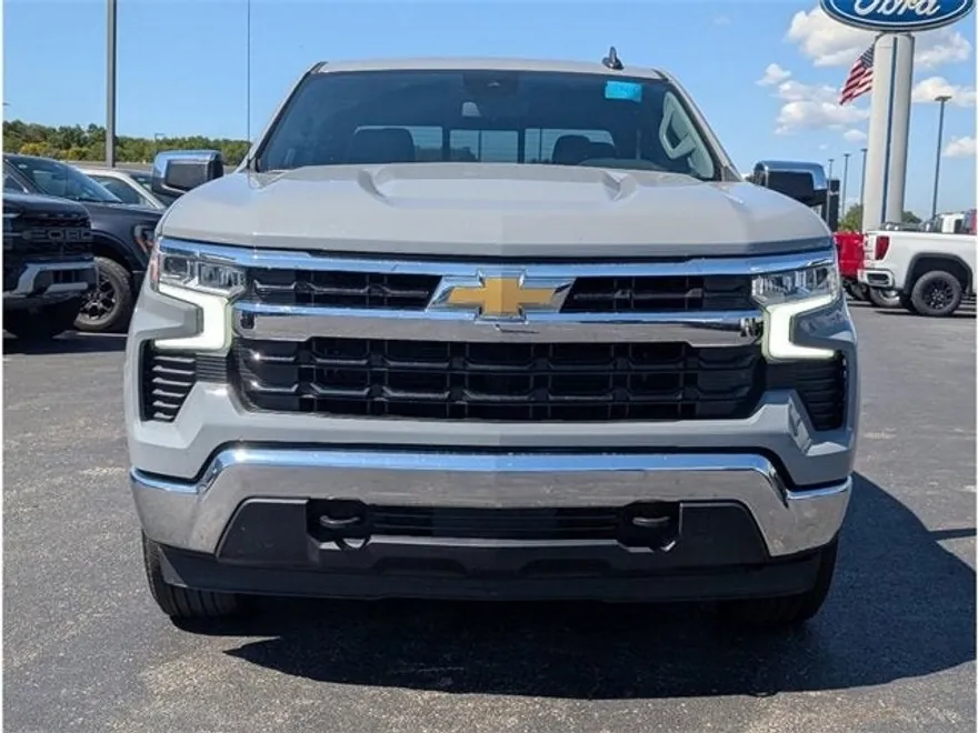 2024 Chevrolet Silverado 1500 LT photo 1