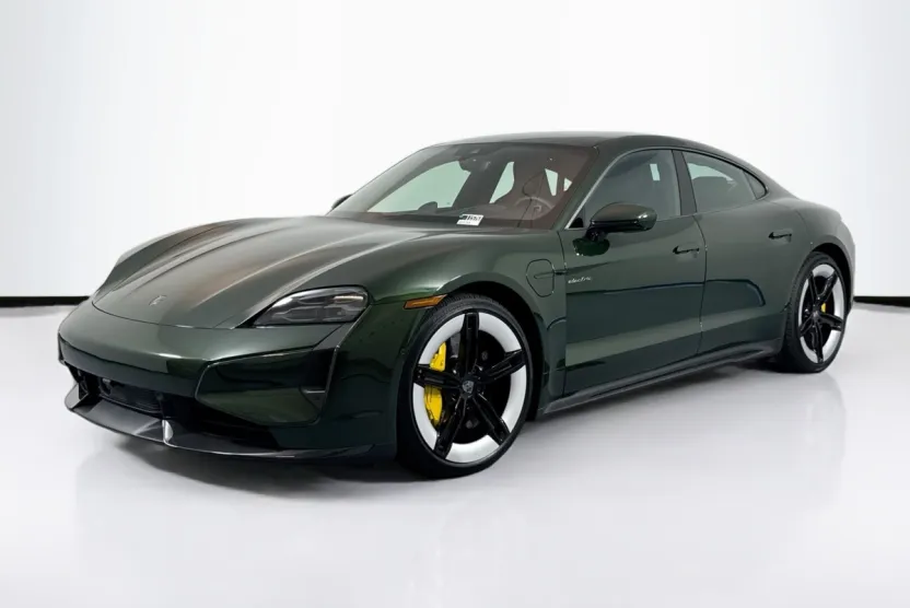 2025 Porsche Taycan Turbo S photo 1