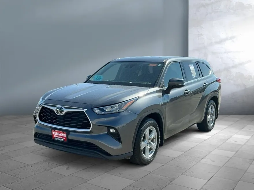 2020 Toyota Highlander LE photo 1