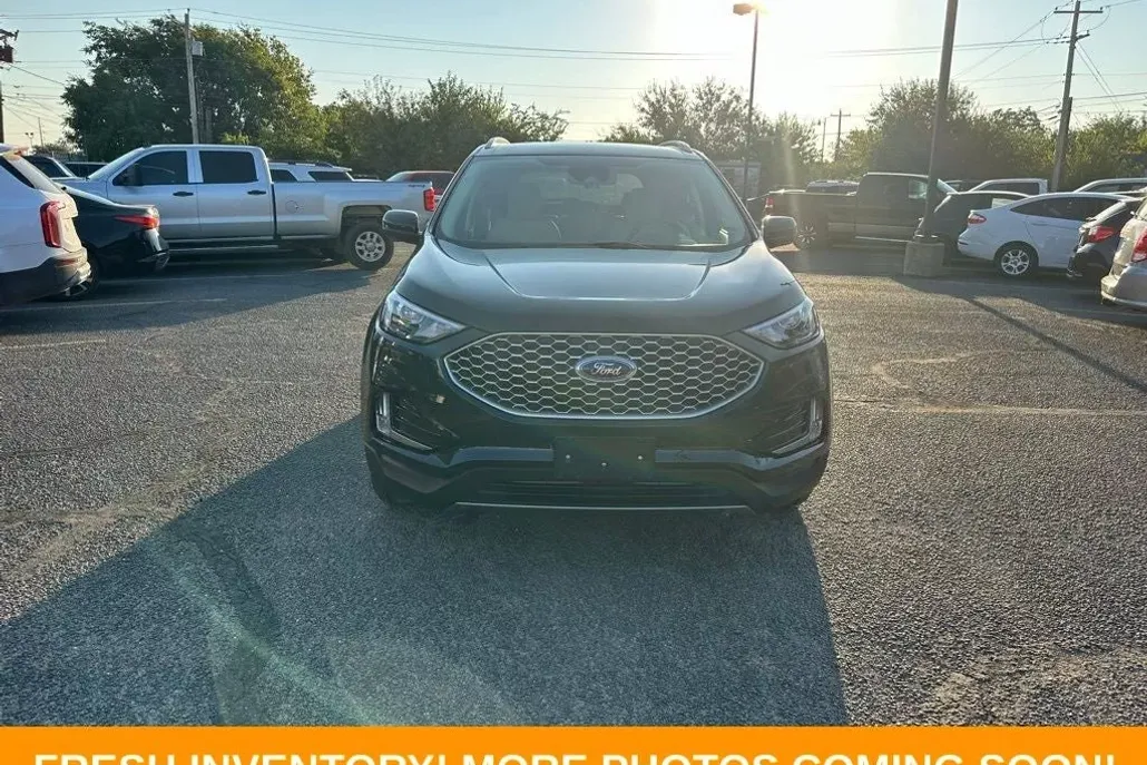2024 Ford Edge SEL photo 1