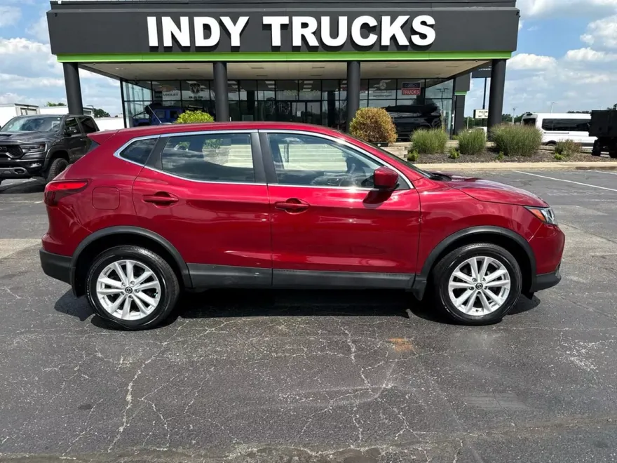 2019 Nissan Rogue Sport S photo 1