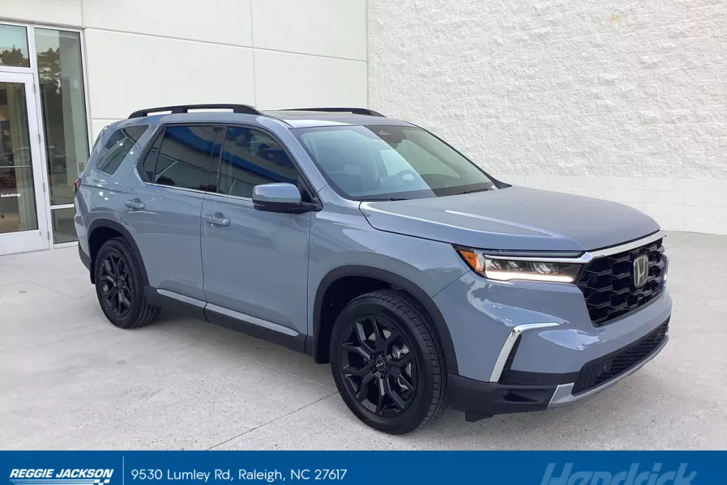 2025 Honda Pilot Touring photo 1