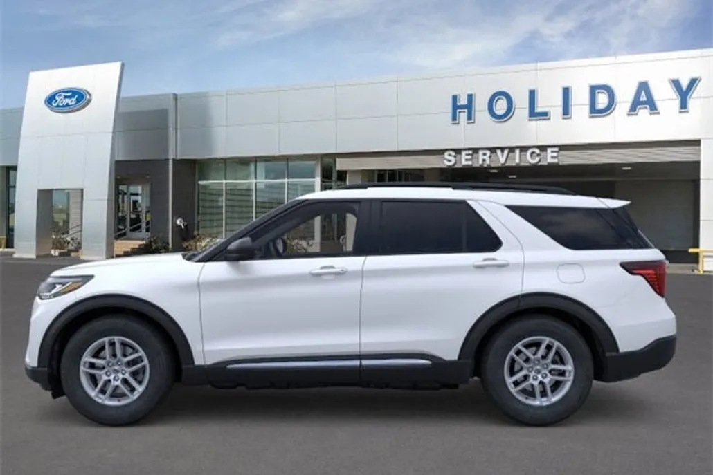 2025 Ford Explorer photo 1