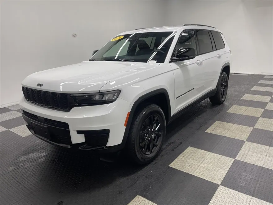 2024 Jeep Grand Cherokee Altitude photo 1
