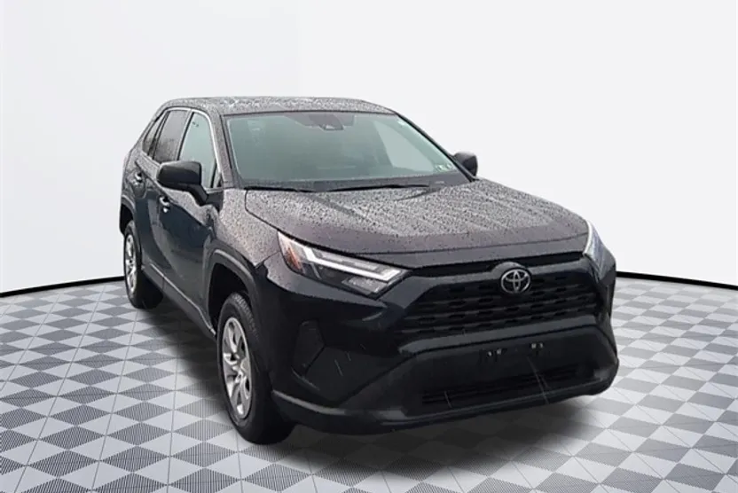 2024 Toyota RAV4 LE photo 1