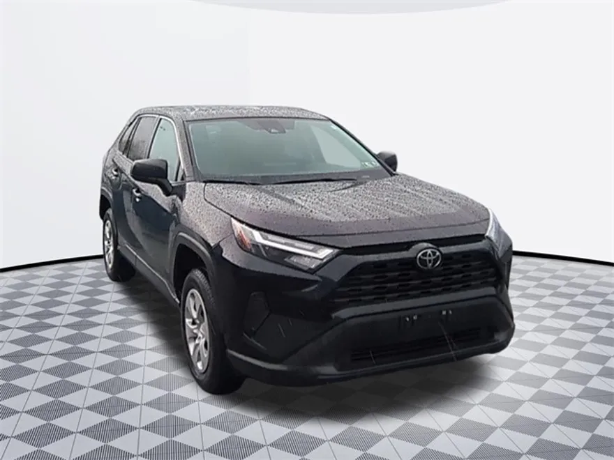 2024 Toyota RAV4 LE photo 1