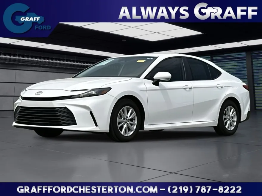 2025 Toyota Camry LE photo 1
