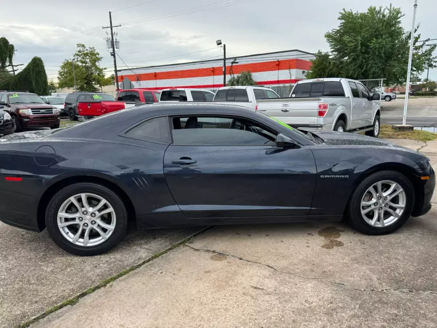 2014 Chevrolet Camaro 1LT photo 1