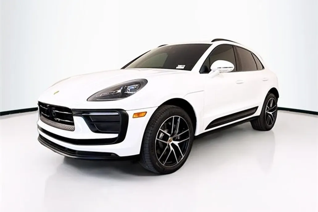 2024 Porsche Macan photo 1