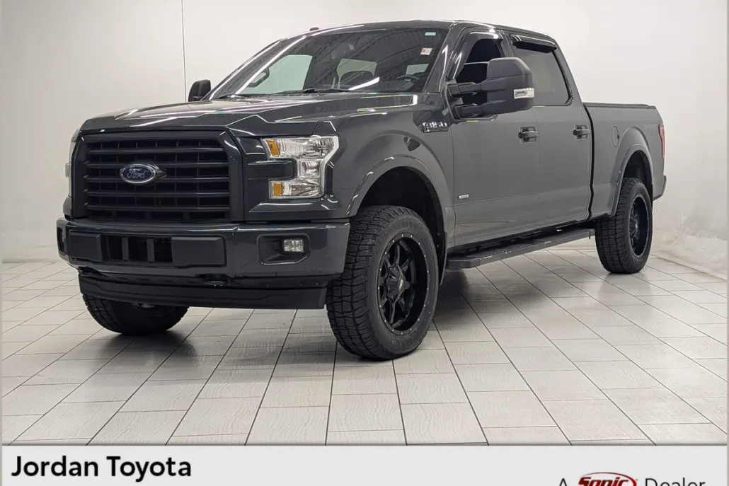 2017 Ford F-150 XLT photo 1